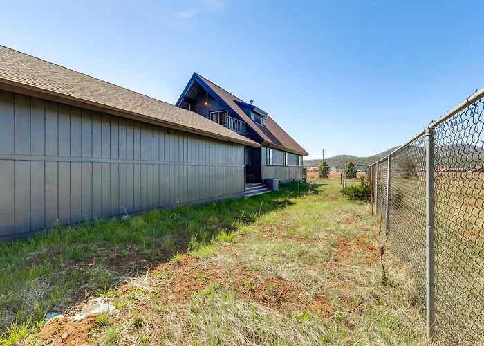 Holiday home 6 Mi To Arizona Snowbowl: Forest-view Sanctuary!